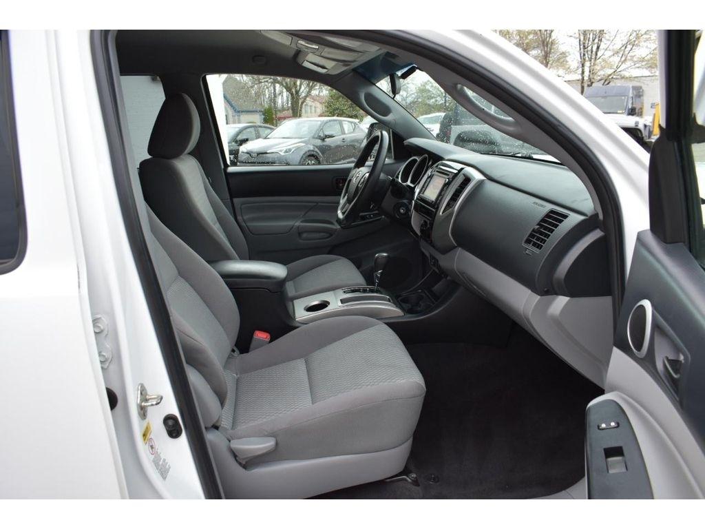 Toyota Tacoma Double Cab V6 5AT 4WD 2015