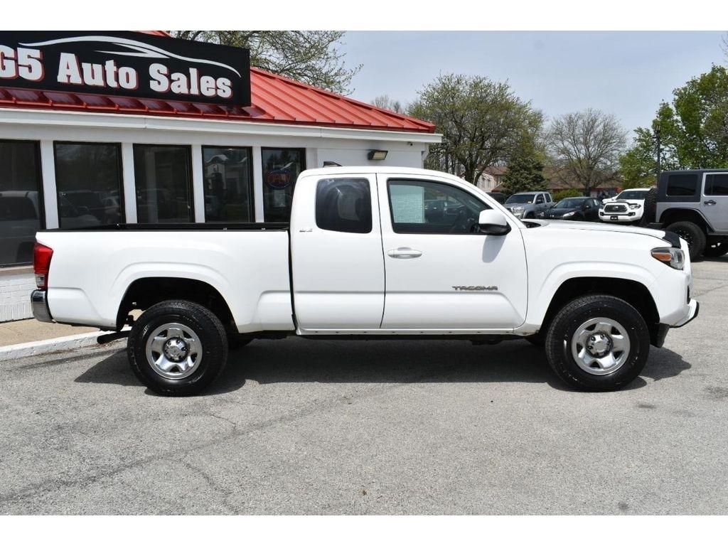 Toyota Tacoma SR5 Access Cab V6 6AT 4WD 2016