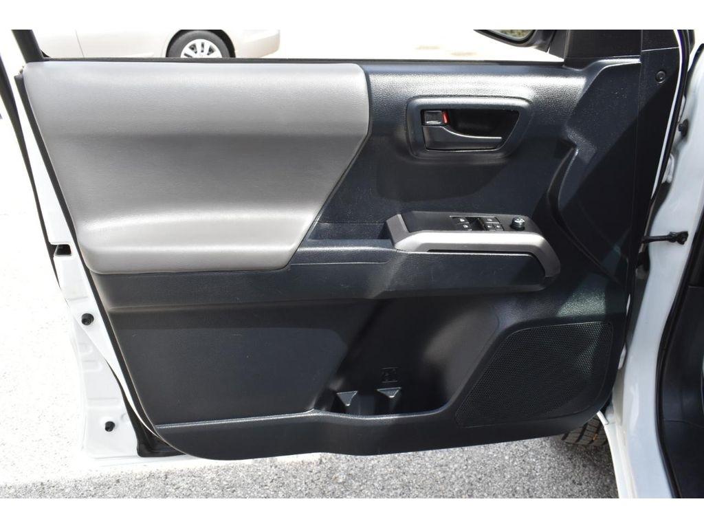 Toyota Tacoma SR5 Access Cab V6 6AT 4WD 2016