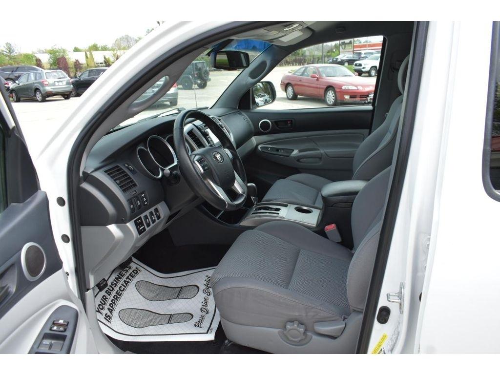 Toyota Tacoma 4WD Double Cab V6 AT TRD Off Road (Natl) 2013