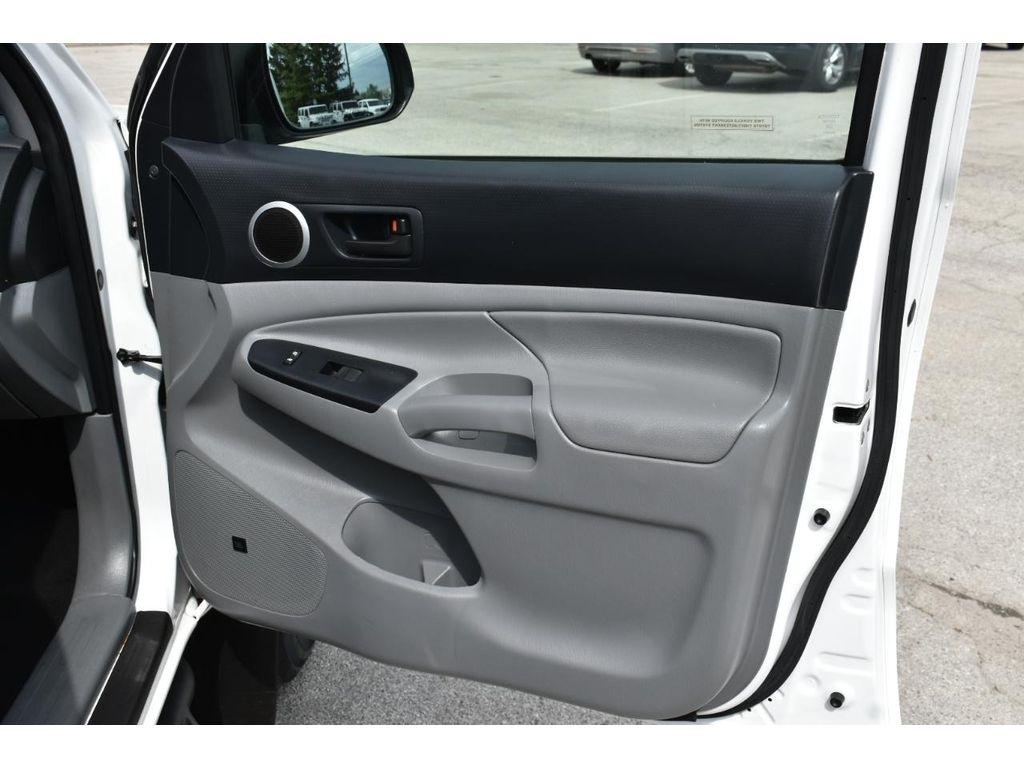 Toyota Tacoma 4WD Double Cab V6 AT TRD Off Road (Natl) 2013