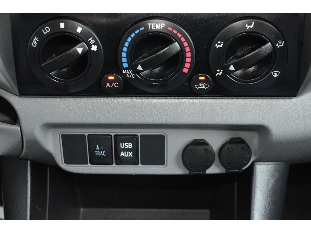 Toyota Tacoma 4WD Double Cab V6 AT TRD Off Road (Natl) 2013