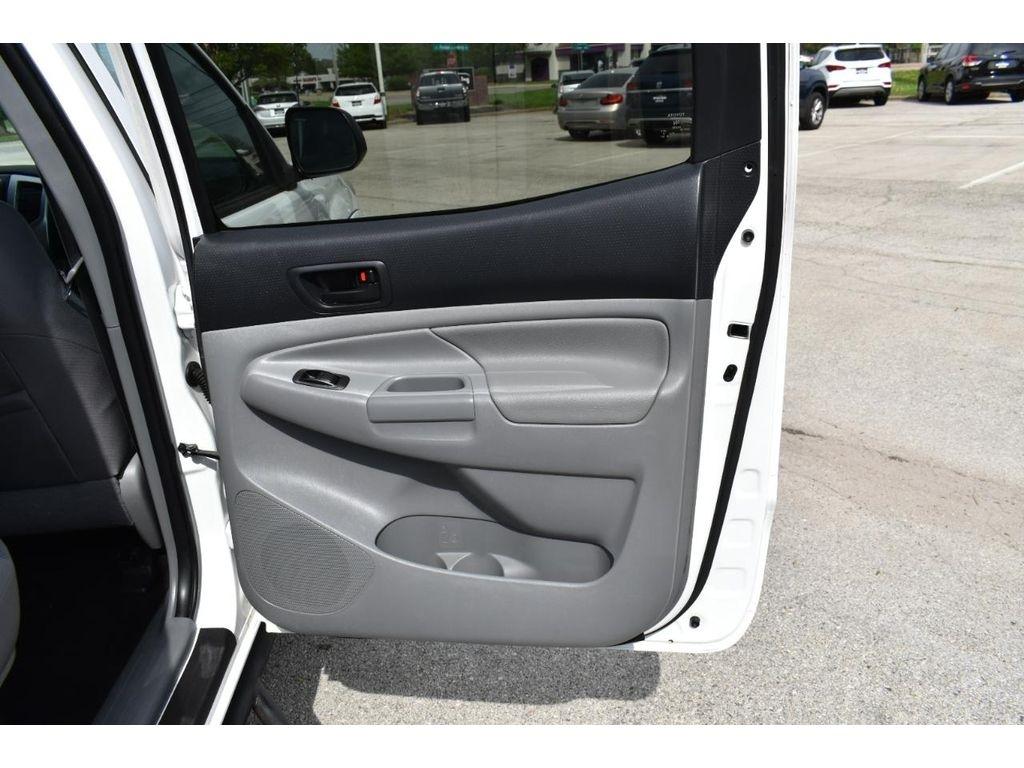 Toyota Tacoma 4WD Double Cab V6 AT TRD Off Road (Natl) 2013