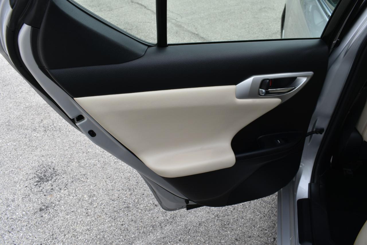 Lexus CT 200h Premium 2012