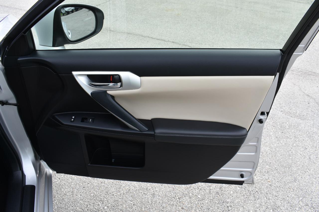 Lexus CT 200h Premium 2012