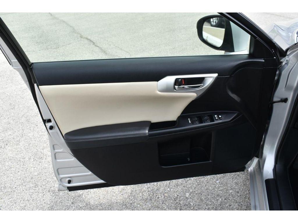 Lexus CT 200h Premium 2012