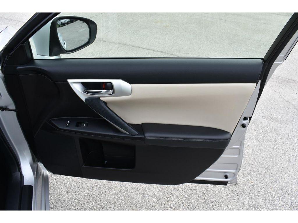 Lexus CT 200h Premium 2012