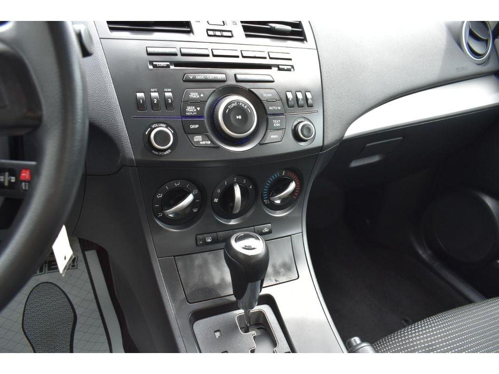 Mazda MAZDA3 i Sport 4-Door 2013