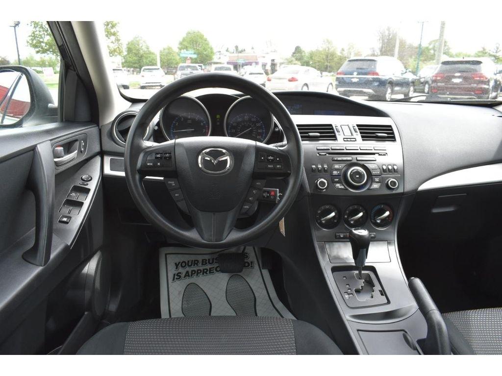 Mazda MAZDA3 i Sport 4-Door 2013