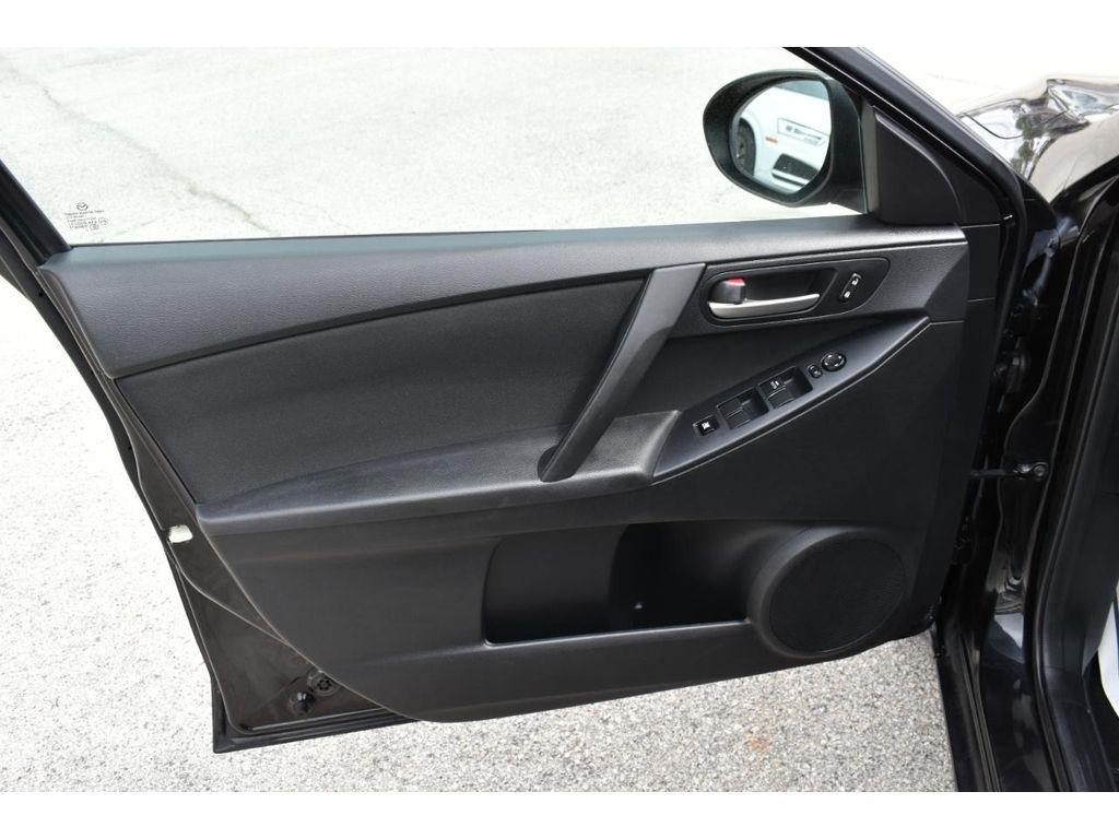 Mazda MAZDA3 i Sport 4-Door 2013