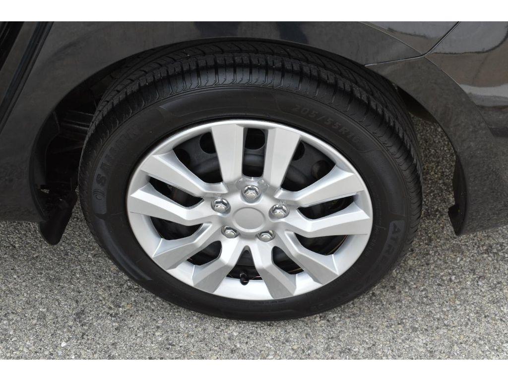 Mazda MAZDA3 i Sport 4-Door 2013