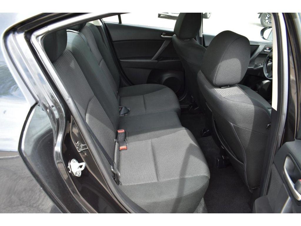 Mazda MAZDA3 i Sport 4-Door 2013