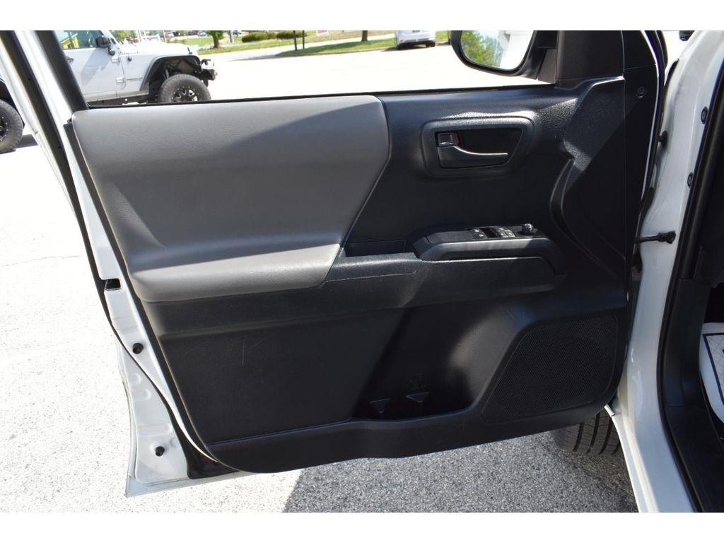 Toyota Tacoma SR5 Access Cab V6 6AT 4WD 2019