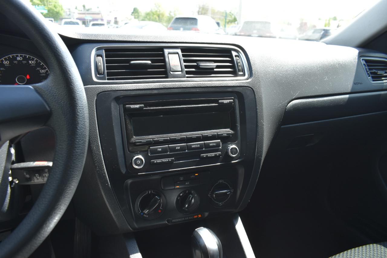 Volkswagen Jetta S 2014