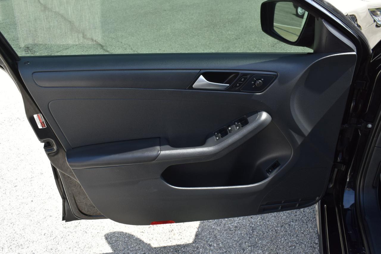 Volkswagen Jetta S 2014