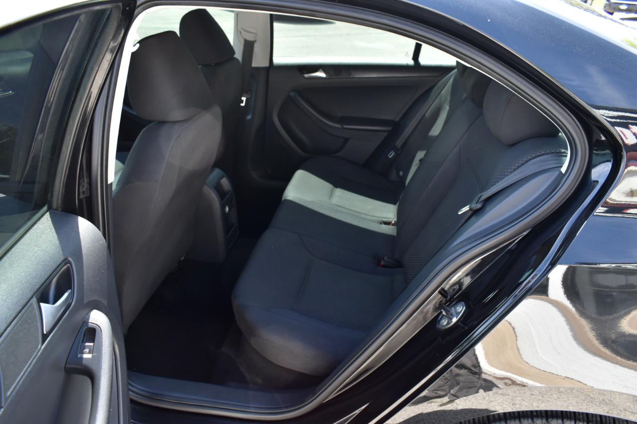 Volkswagen Jetta S 2014