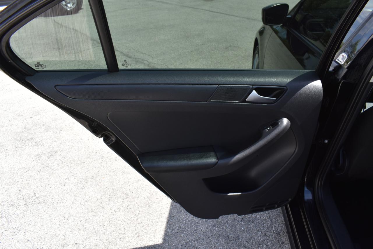 Volkswagen Jetta S 2014