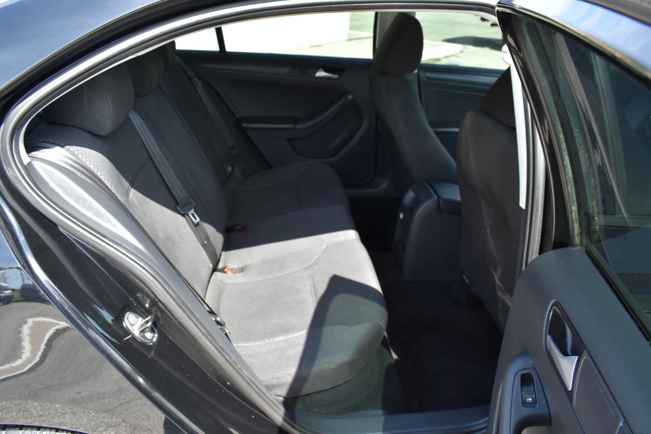 Volkswagen Jetta S 2014