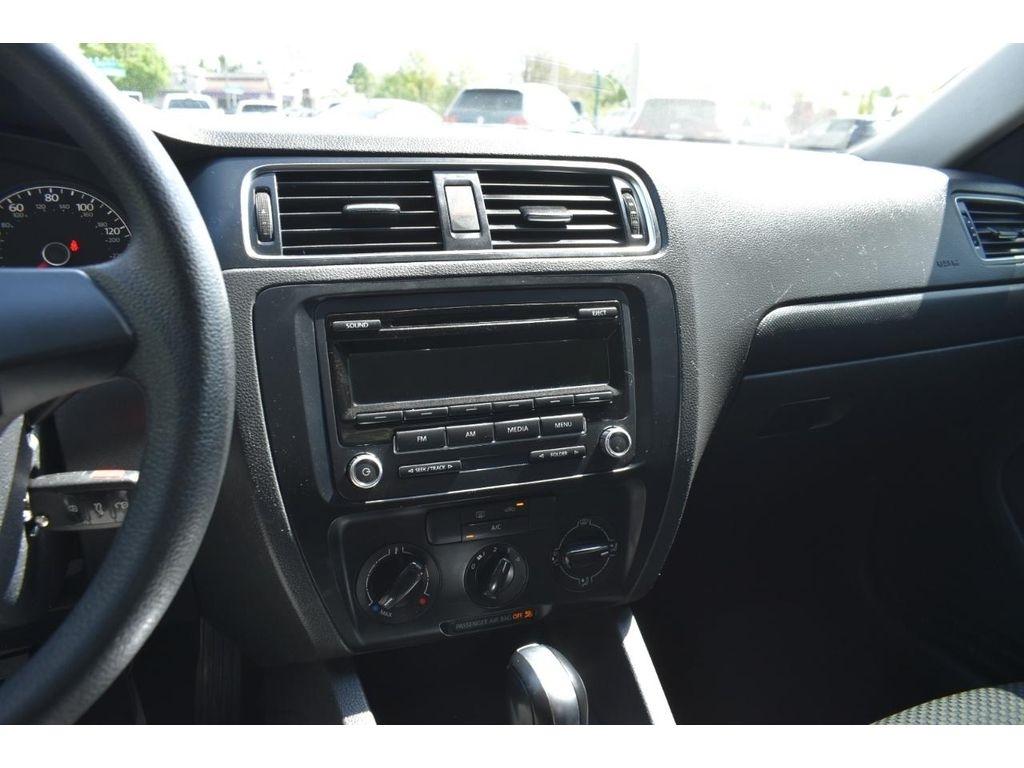 Volkswagen Jetta S 2014