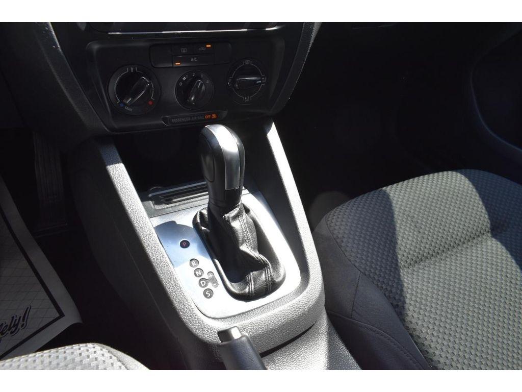 Volkswagen Jetta S 2014