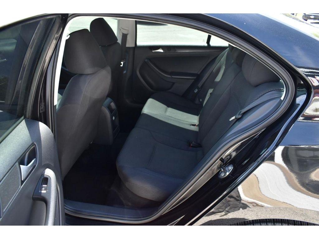 Volkswagen Jetta S 2014