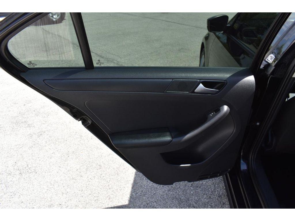 Volkswagen Jetta S 2014