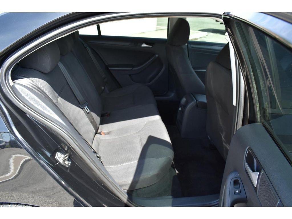 Volkswagen Jetta S 2014