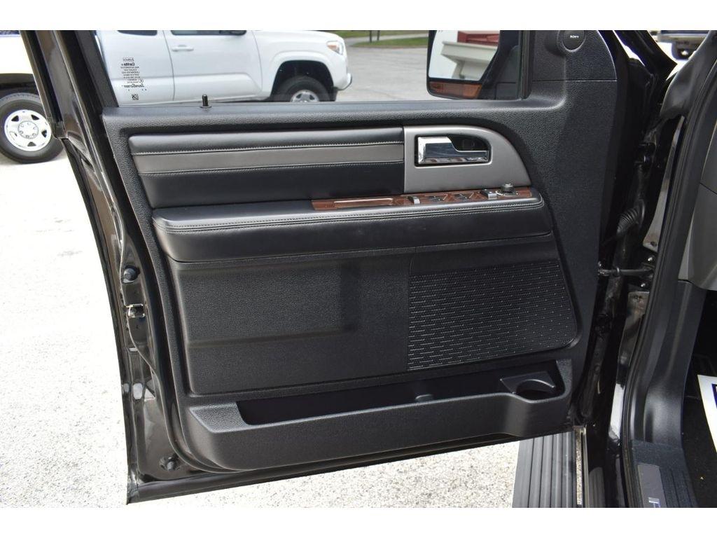Ford Expedition EL Platinum 4WD 2017