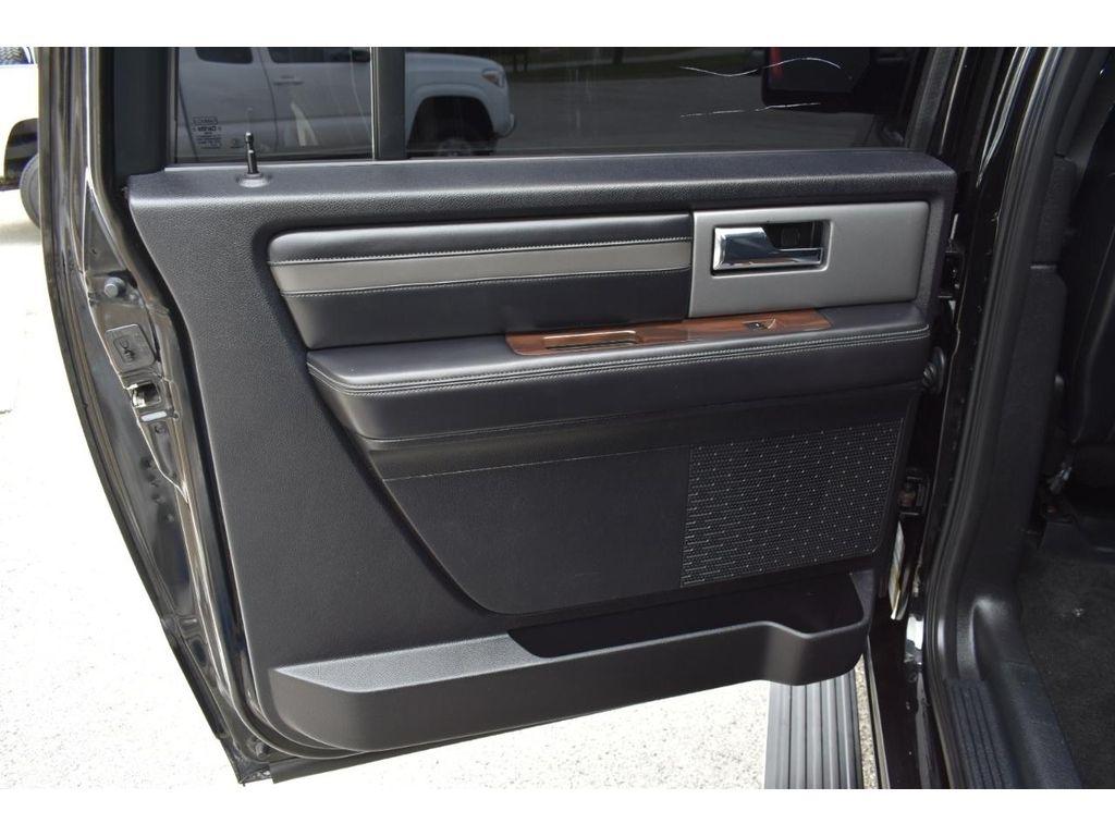 Ford Expedition EL Platinum 4WD 2017