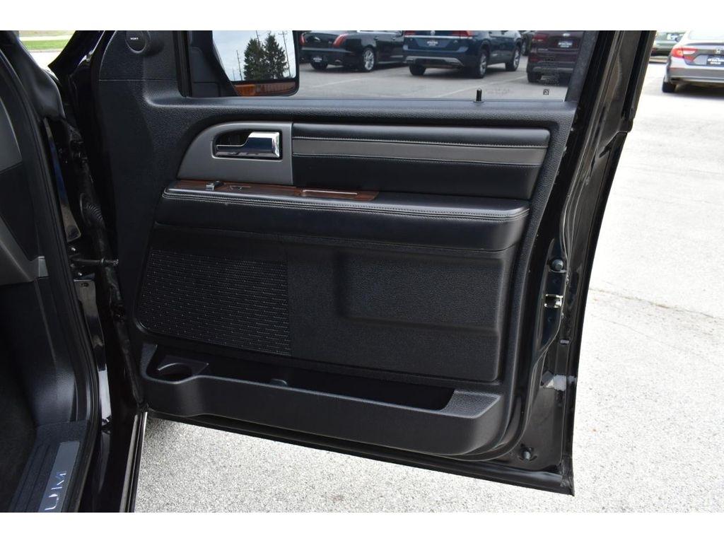 Ford Expedition EL Platinum 4WD 2017