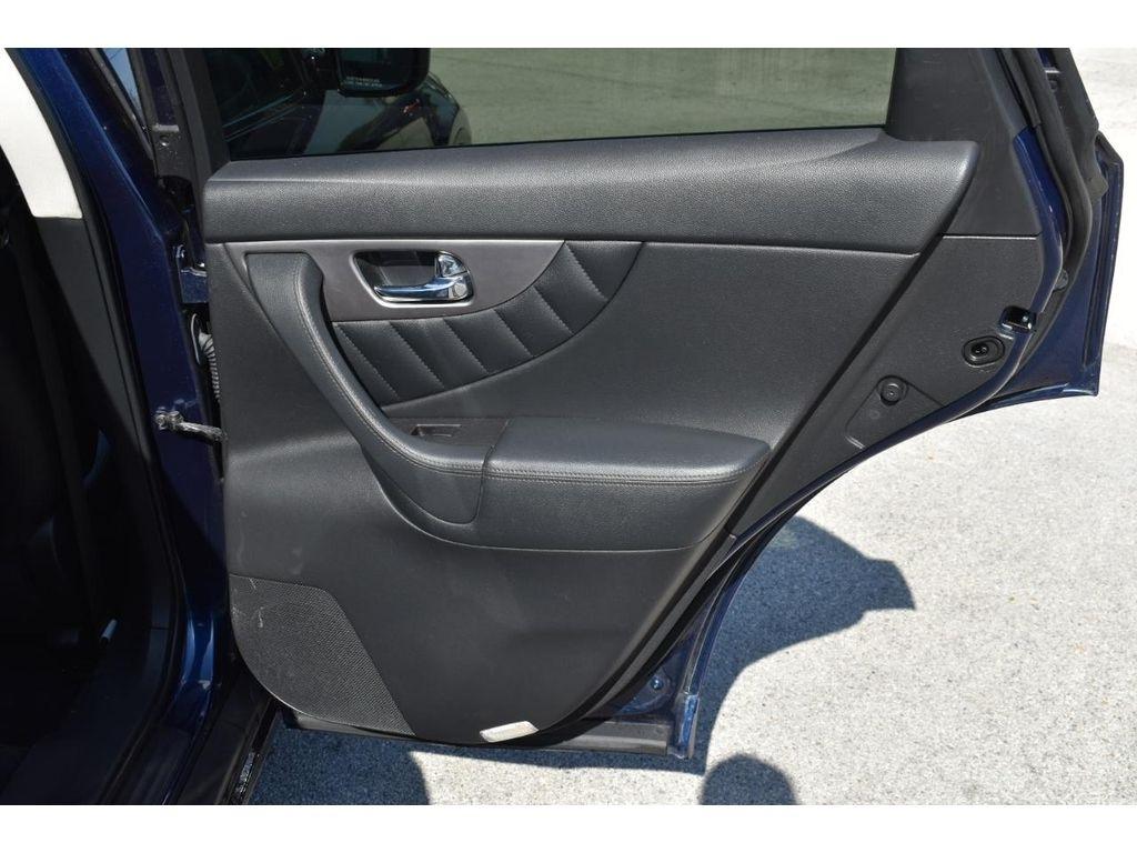 Infiniti QX70 Base AWD 2016