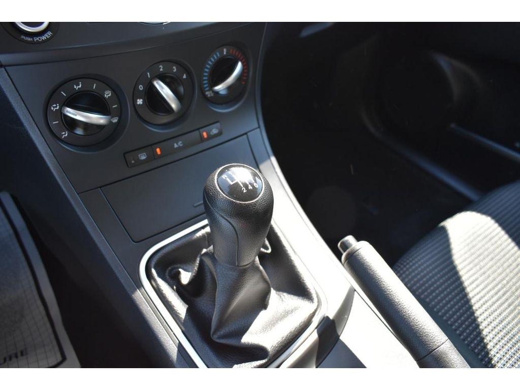 Mazda MAZDA3 i Sport 4-Door 2013