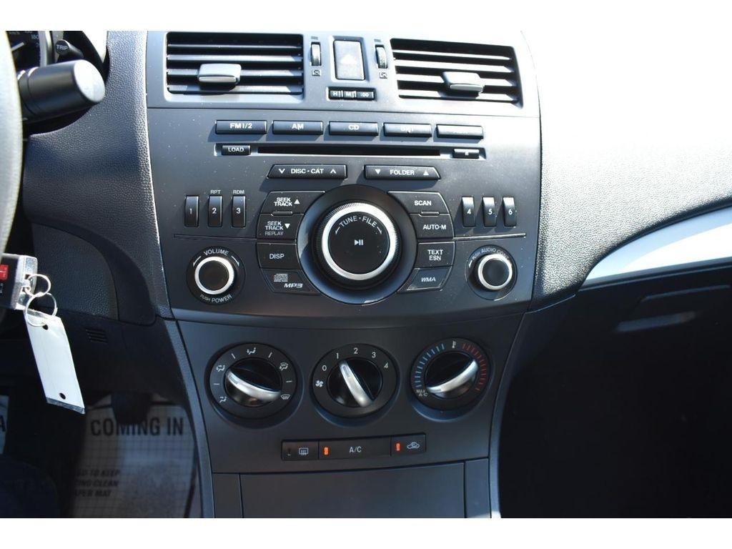 Mazda MAZDA3 i Sport 4-Door 2013