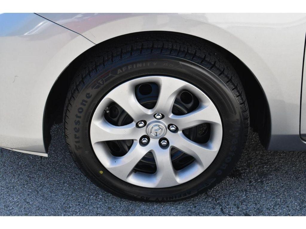 Mazda MAZDA3 i Sport 4-Door 2013
