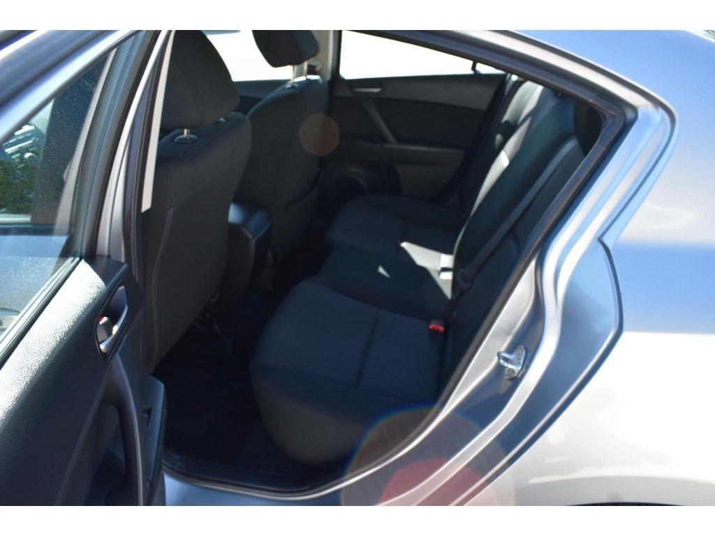 Mazda MAZDA3 i Sport 4-Door 2013