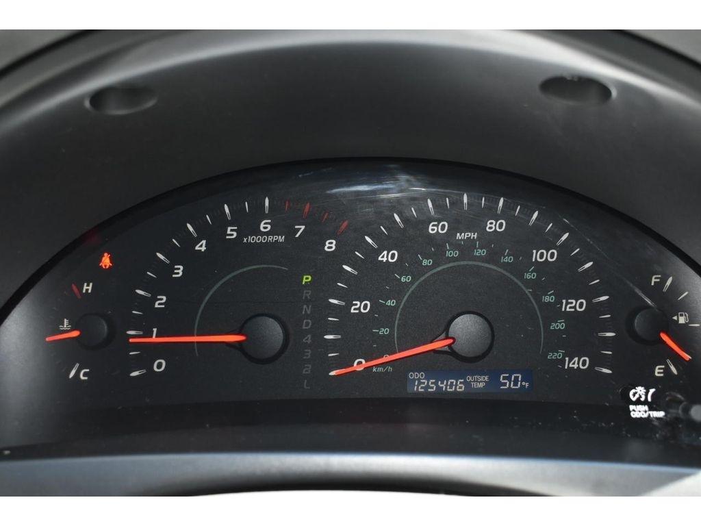 Toyota Camry LE 5-Spd AT 2009