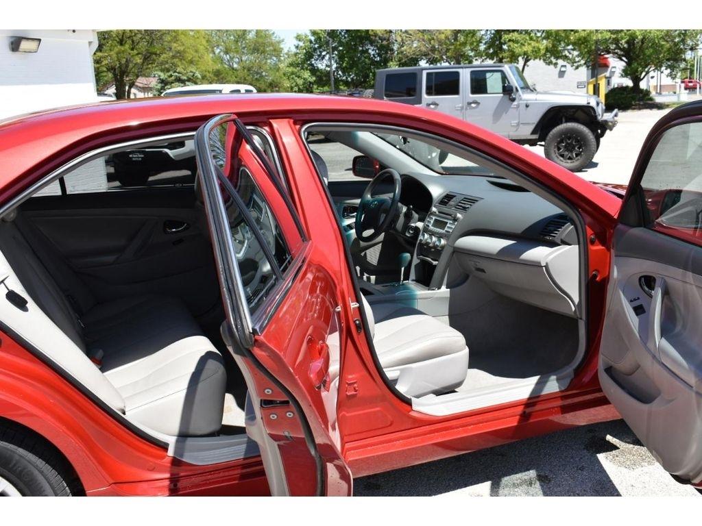 Toyota Camry LE 5-Spd AT 2009