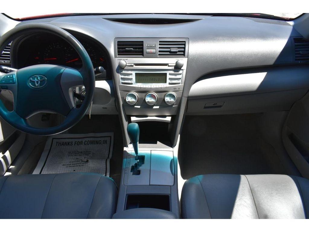 Toyota Camry LE 5-Spd AT 2009