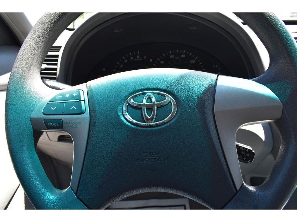 Toyota Camry LE 5-Spd AT 2009