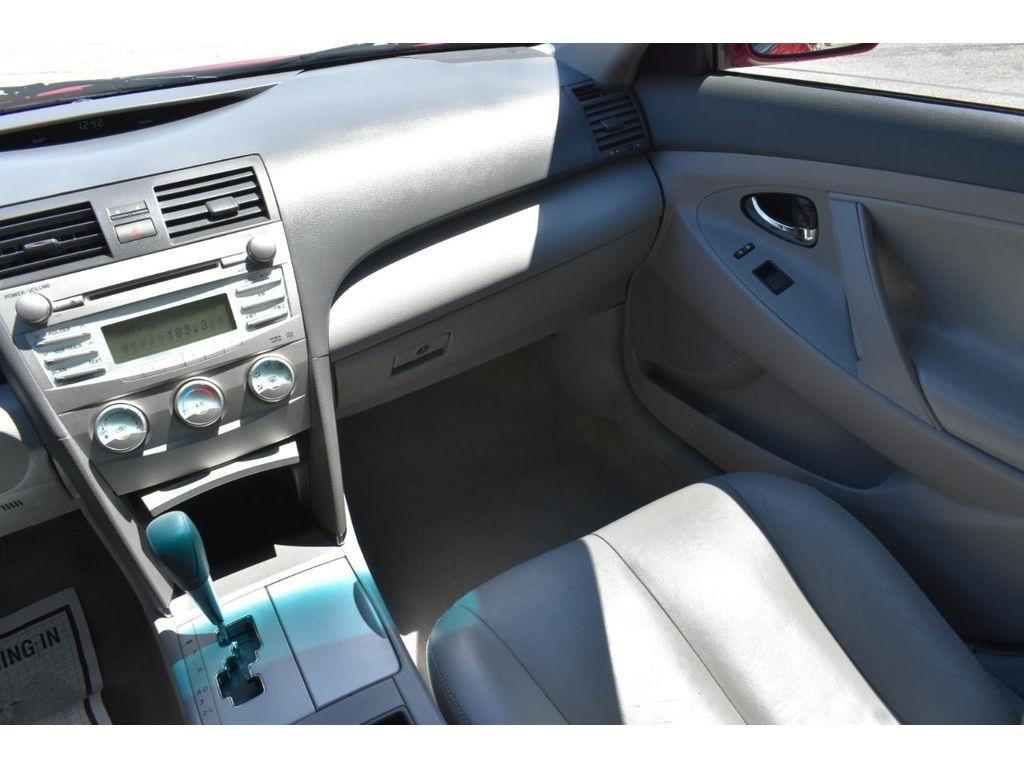 Toyota Camry LE 5-Spd AT 2009