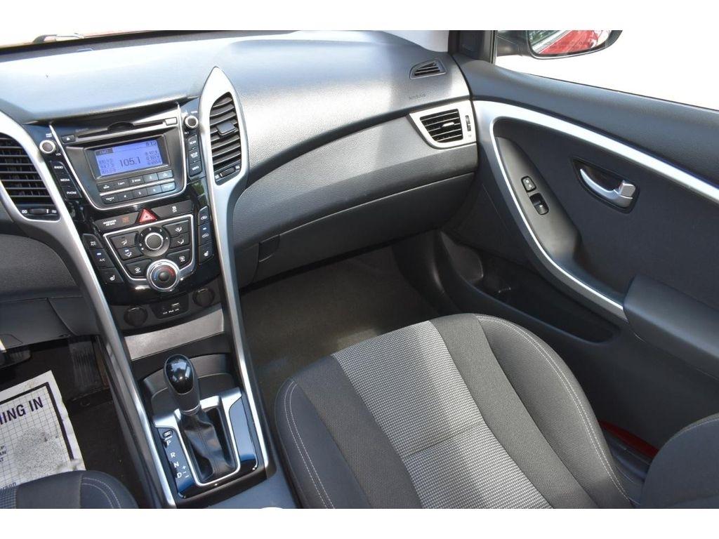 Hyundai Elantra GT A/T 2016