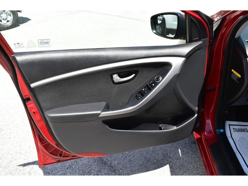 Hyundai Elantra GT A/T 2016