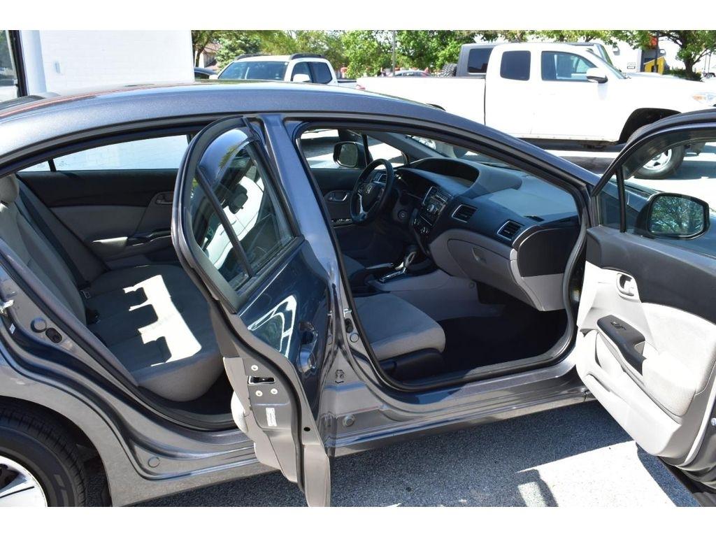 Honda Civic LX Sedan 5-Speed AT 2013