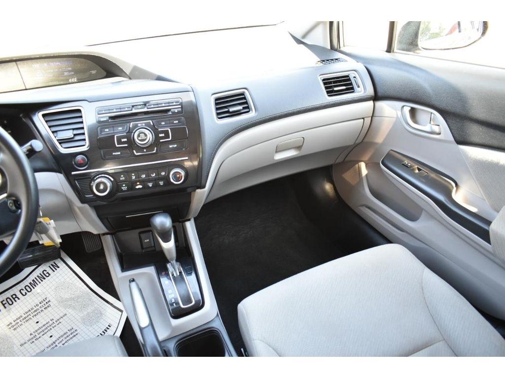Honda Civic LX Sedan 5-Speed AT 2013
