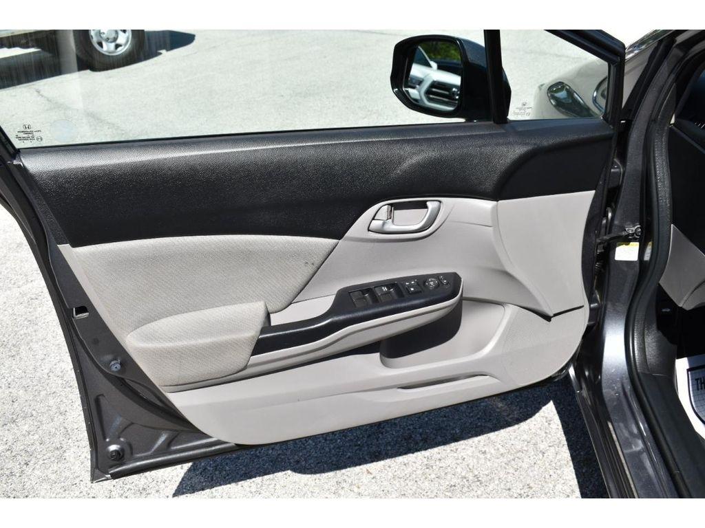 Honda Civic LX Sedan 5-Speed AT 2013