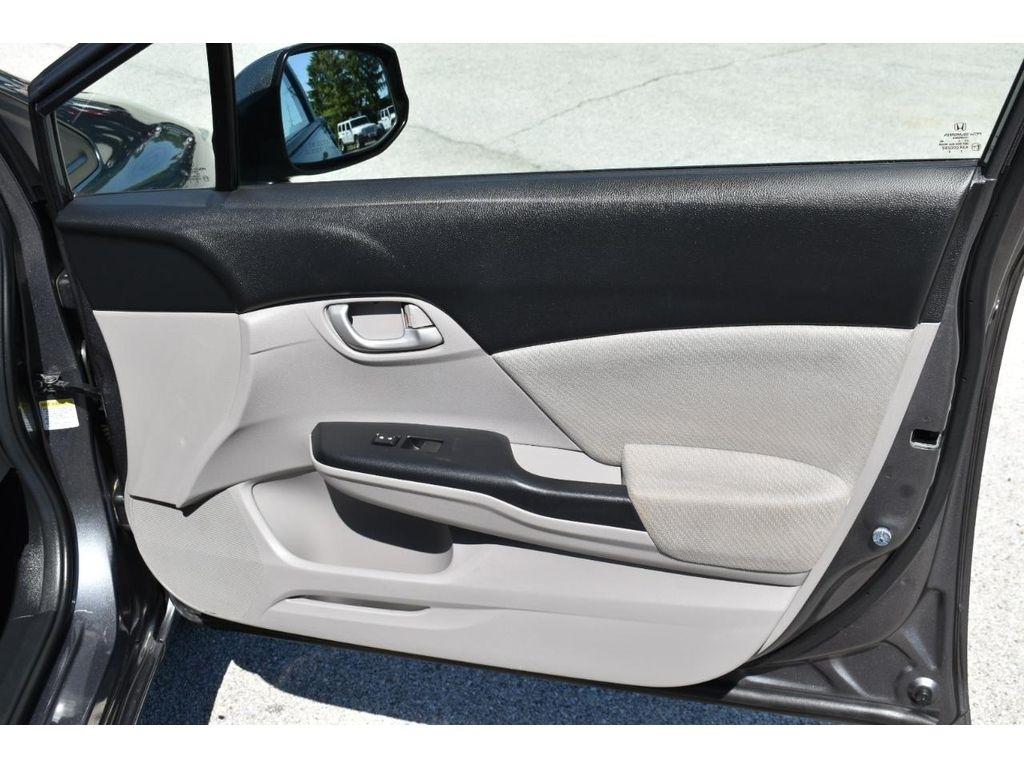 Honda Civic LX Sedan 5-Speed AT 2013