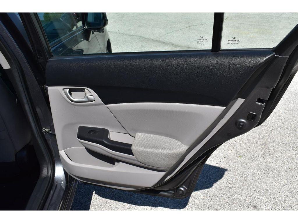 Honda Civic LX Sedan 5-Speed AT 2013