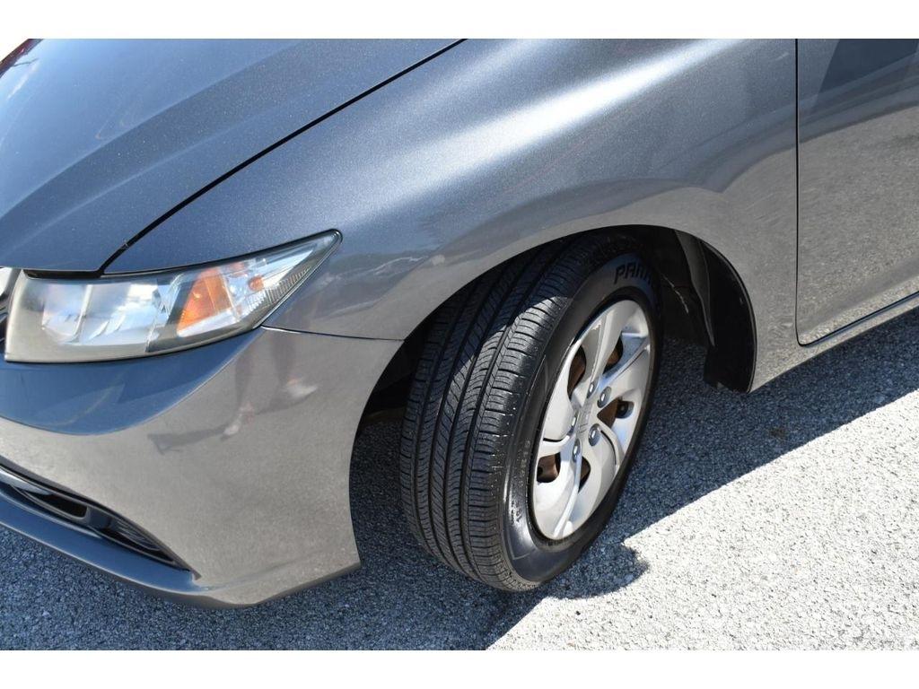 Honda Civic LX Sedan 5-Speed AT 2013