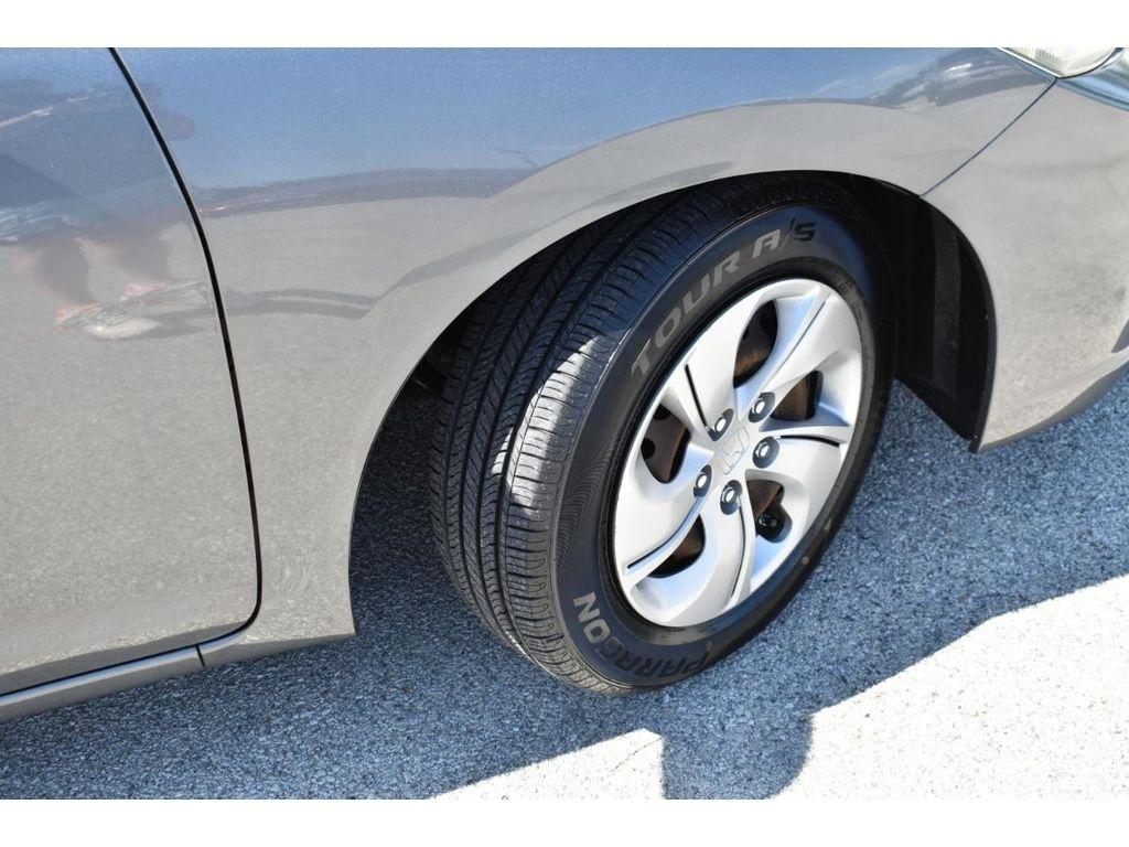 Honda Civic LX Sedan 5-Speed AT 2013