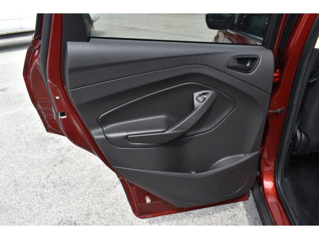 Ford Escape S FWD 2015